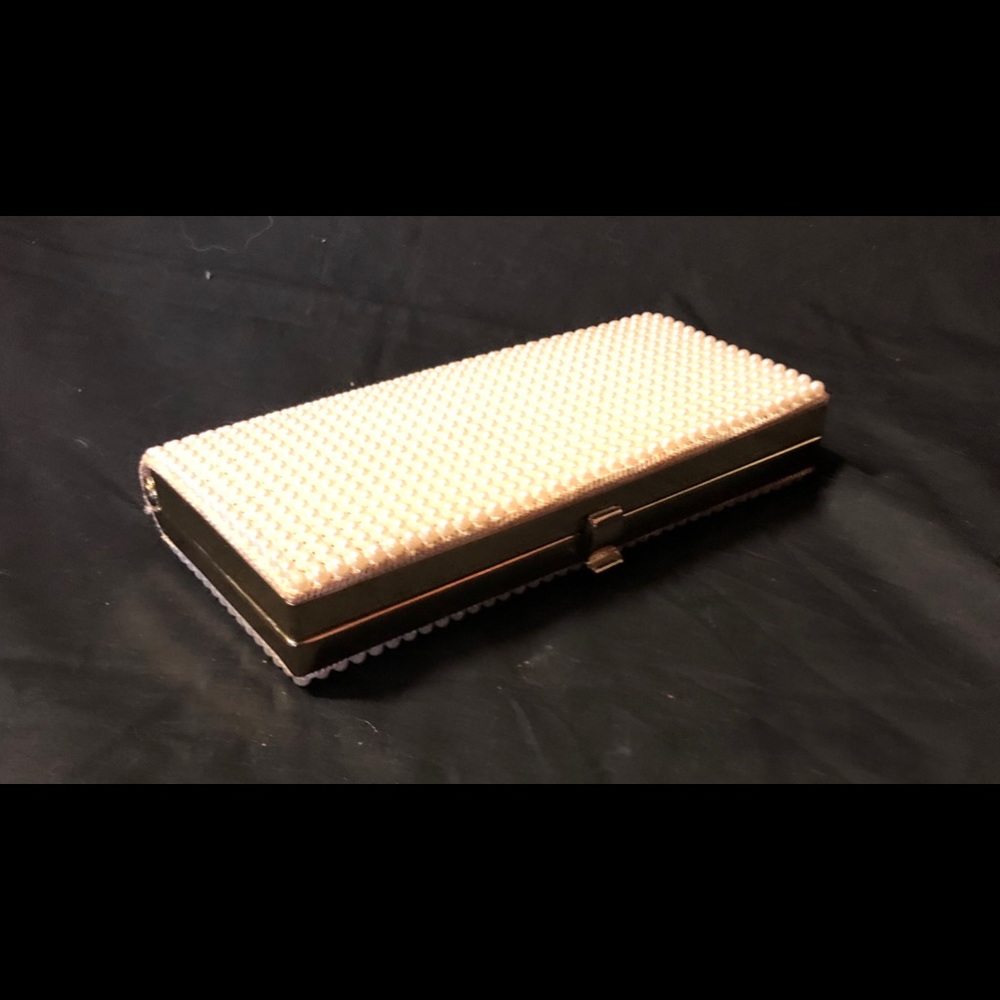 Pearl purse